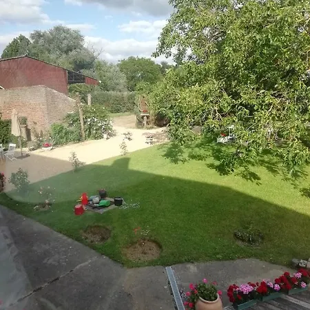 Montigny House Homestay *